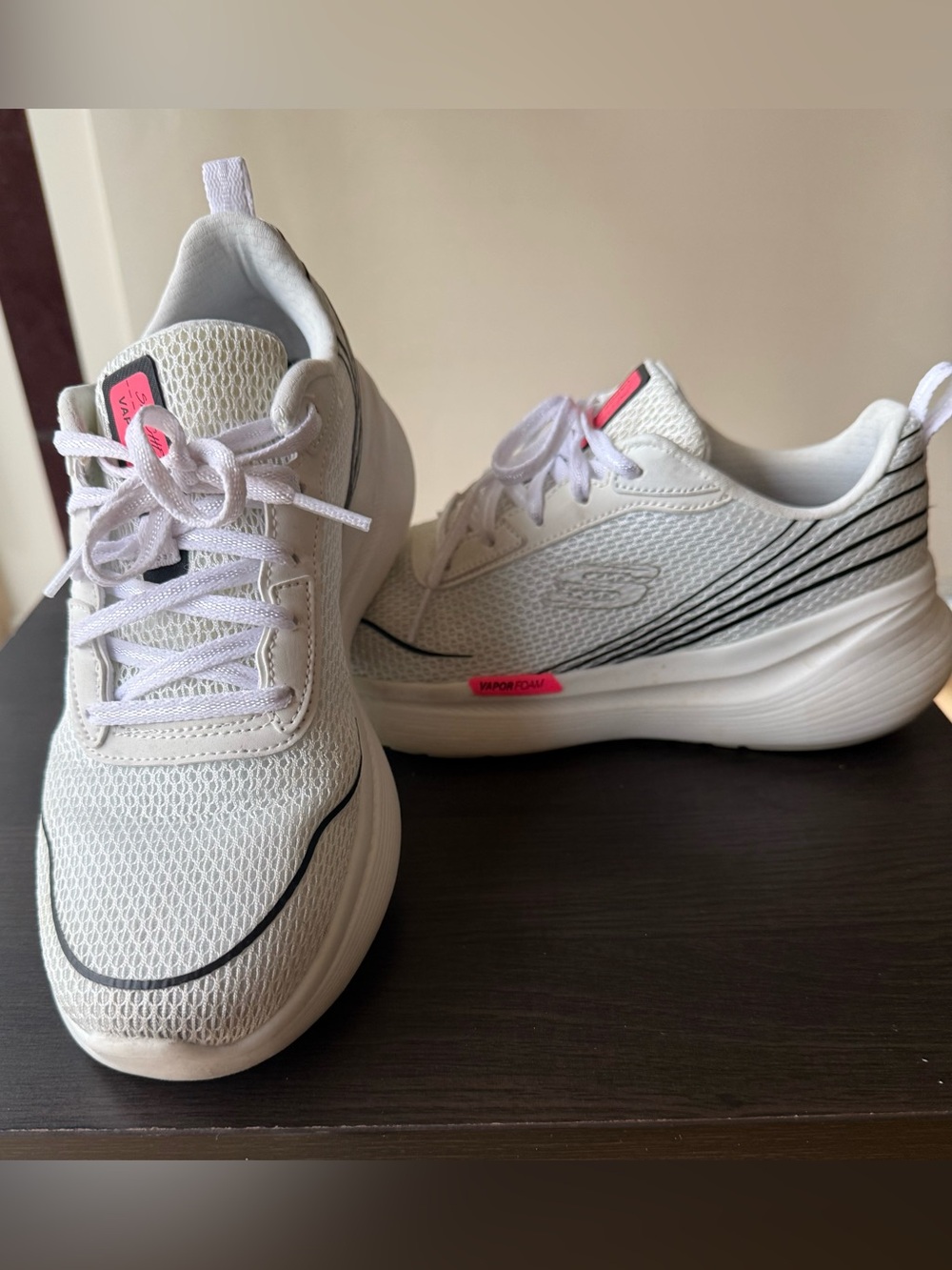 Sketchers woman’s vapor foam memory sneakers